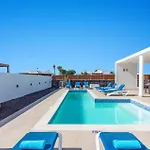 Villa Aurora By *