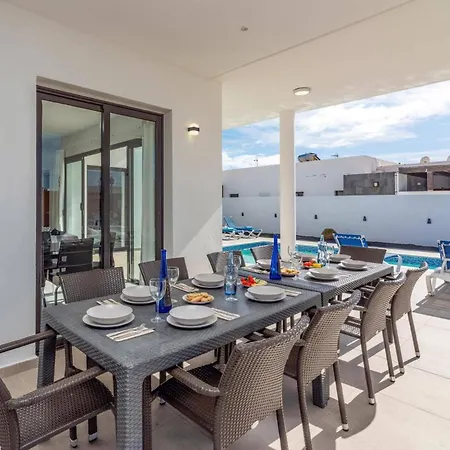 וילה Aurora By *