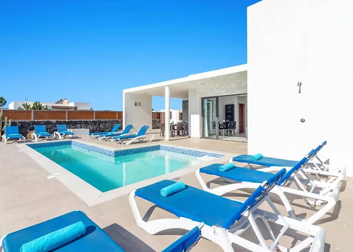 Aurora By * פלאיה בלנקה